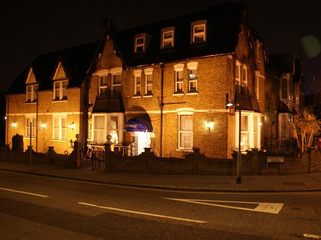 Kirkdale Hotel Croydon Exterior photo